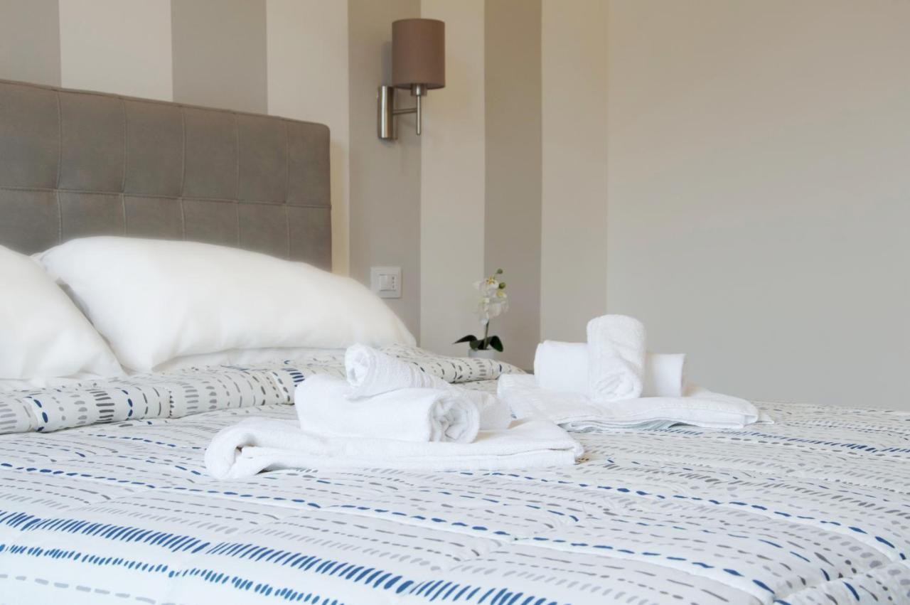 Minerva Rooms Pavia Buitenkant foto