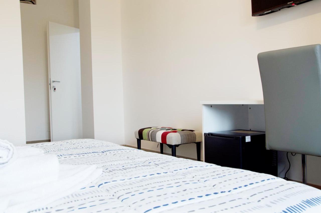 Minerva Rooms Pavia Buitenkant foto