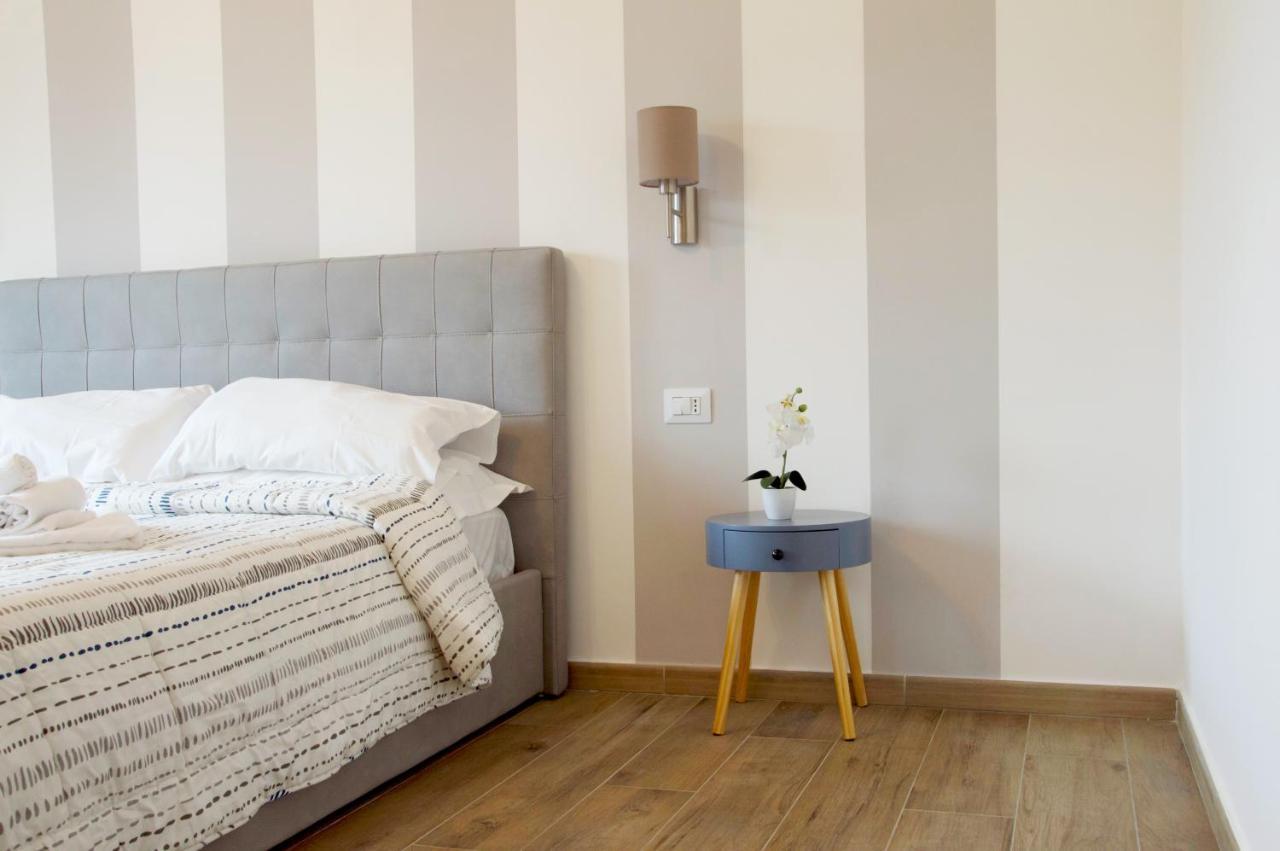 Minerva Rooms Pavia Buitenkant foto