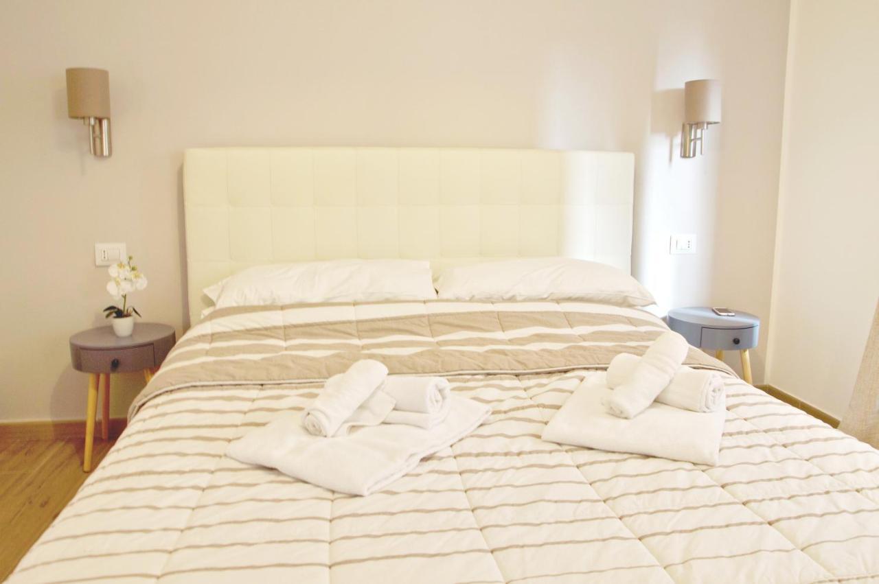 Minerva Rooms Pavia Buitenkant foto