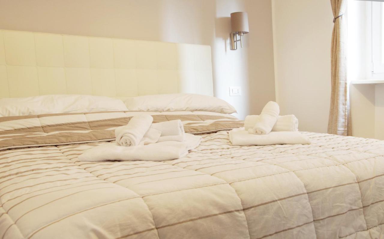Minerva Rooms Pavia Buitenkant foto