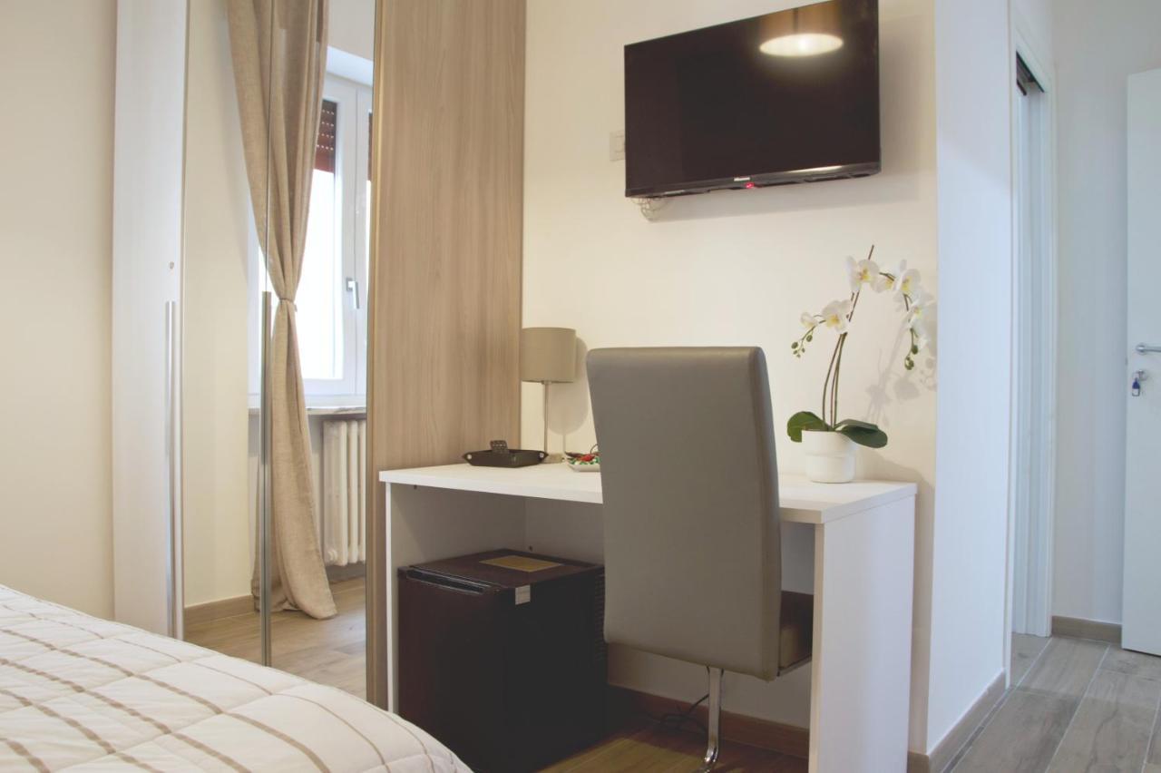 Minerva Rooms Pavia Buitenkant foto